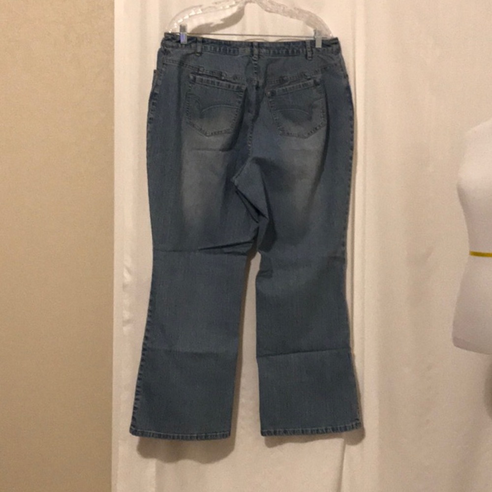 Jeans - Picture 2 of 3